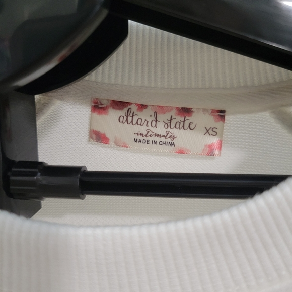 Merry Cozy Lounge Top - Picture 4 of 4